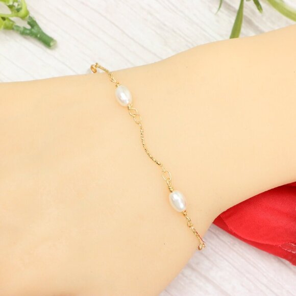 "Trendy Handmade Bracelet – A Thoughtful Gift for Girls & Women | UNVRC1104 - Picture 1 of 10